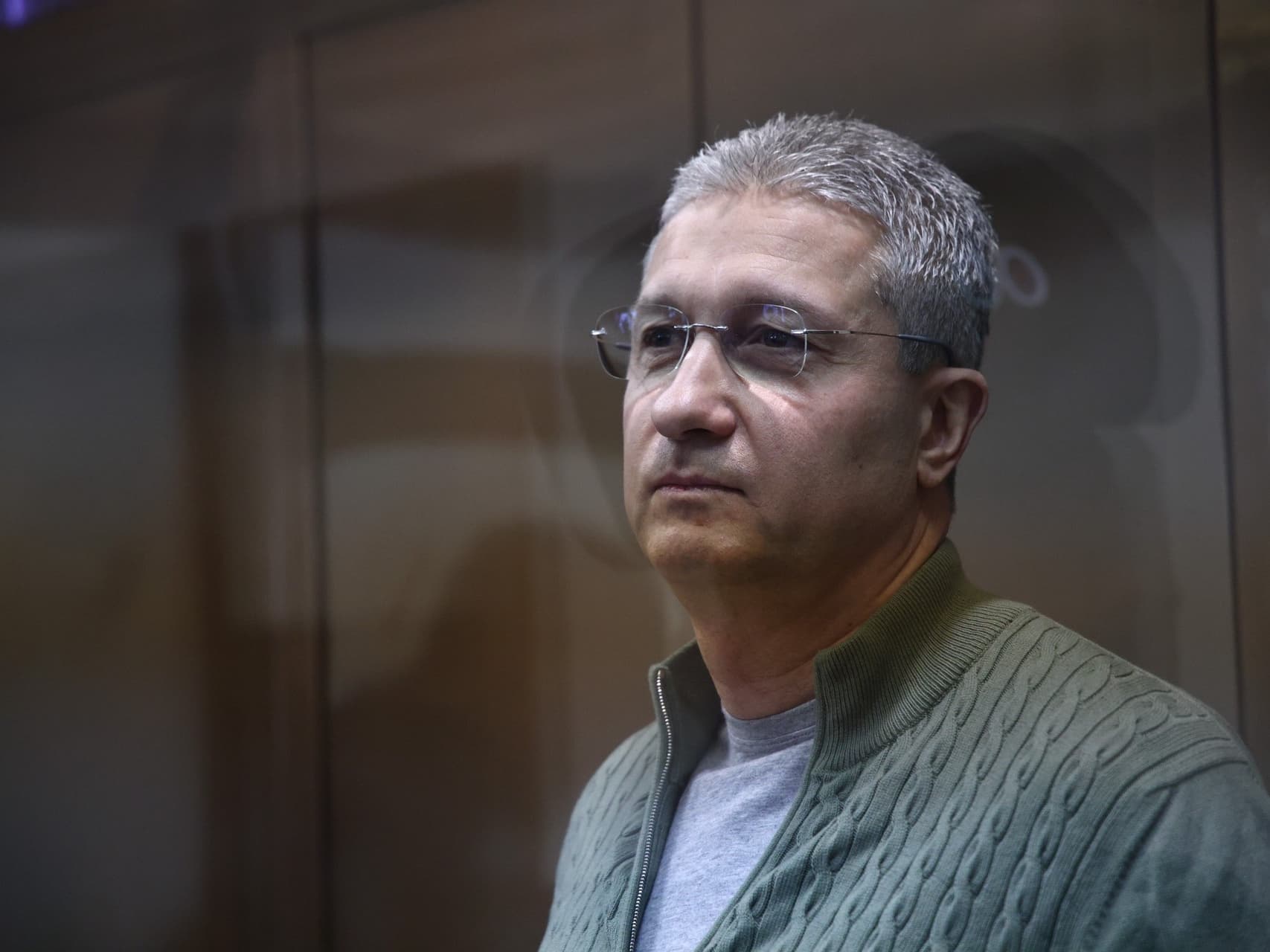 Тимур Иванов всех сдал